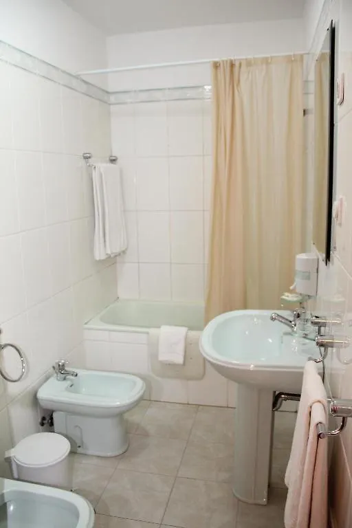 Santo Antonio Guest House Santa Cruz  Portugal